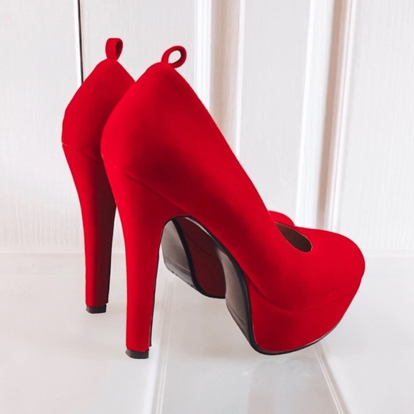 Shoes - HP✨ Red Heels